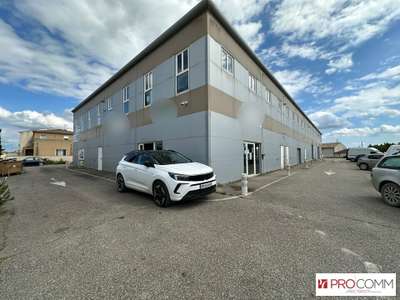 Local 358m² à louer à Arles zone Gimeaux