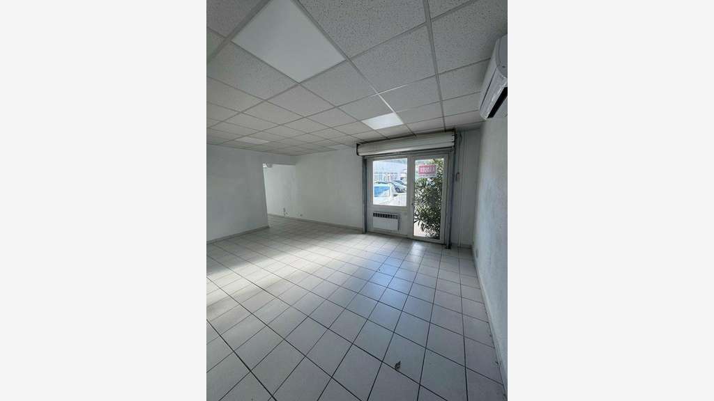 Local 54m² à louer 13400 Aubagne ZI des Paluds