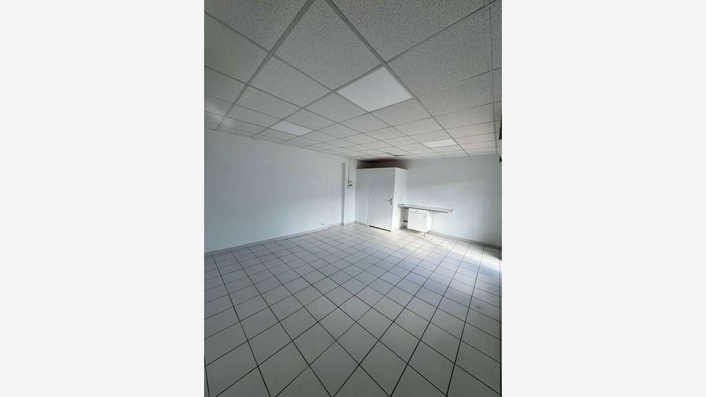 Local 54m² à louer 13400 Aubagne ZI des Paluds