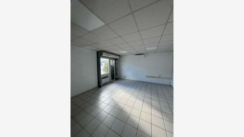 Local 54m² à louer 13400 Aubagne ZI des Paluds