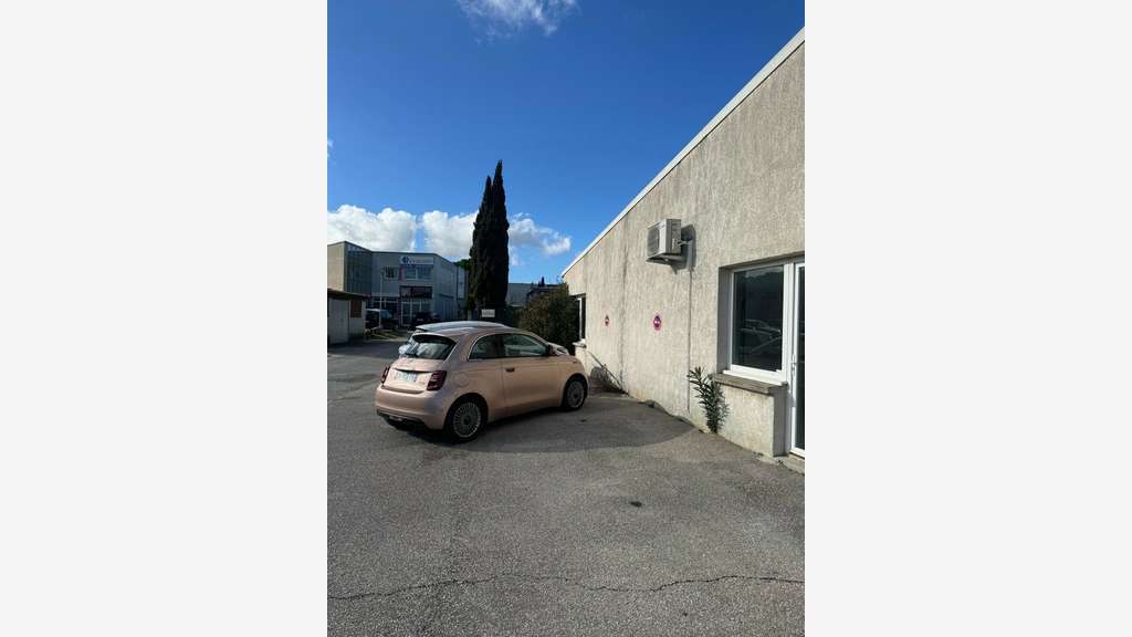 Local 54m² à louer 13400 Aubagne ZI des Paluds