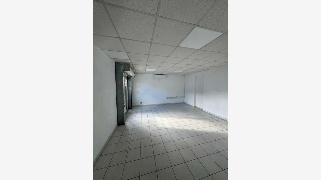 Local 54m² à louer 13400 Aubagne ZI des Paluds