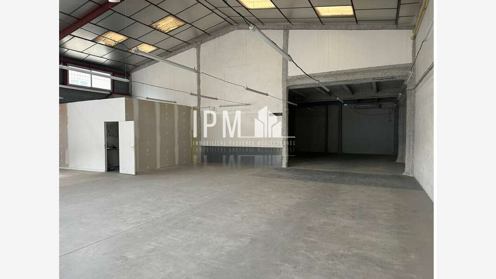 A louer local 295m² ZI les Paluds à Aubagne