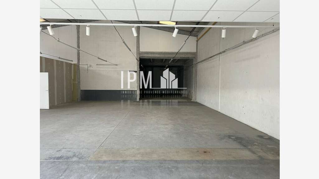A louer local 295m² ZI les Paluds à Aubagne
