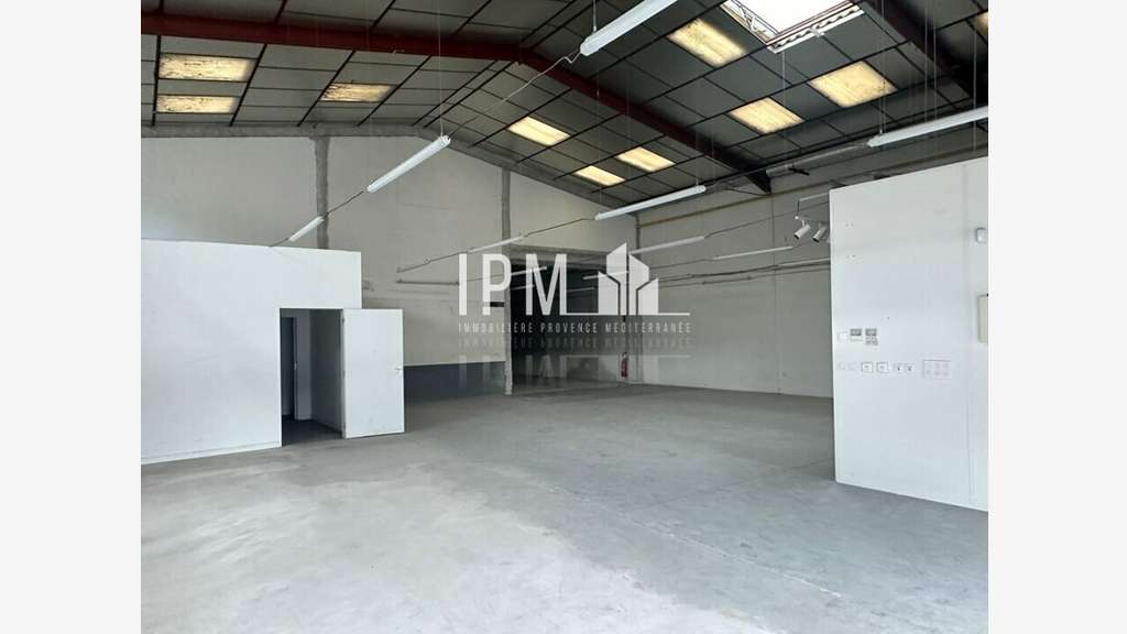 A louer local 295m² ZI les Paluds à Aubagne