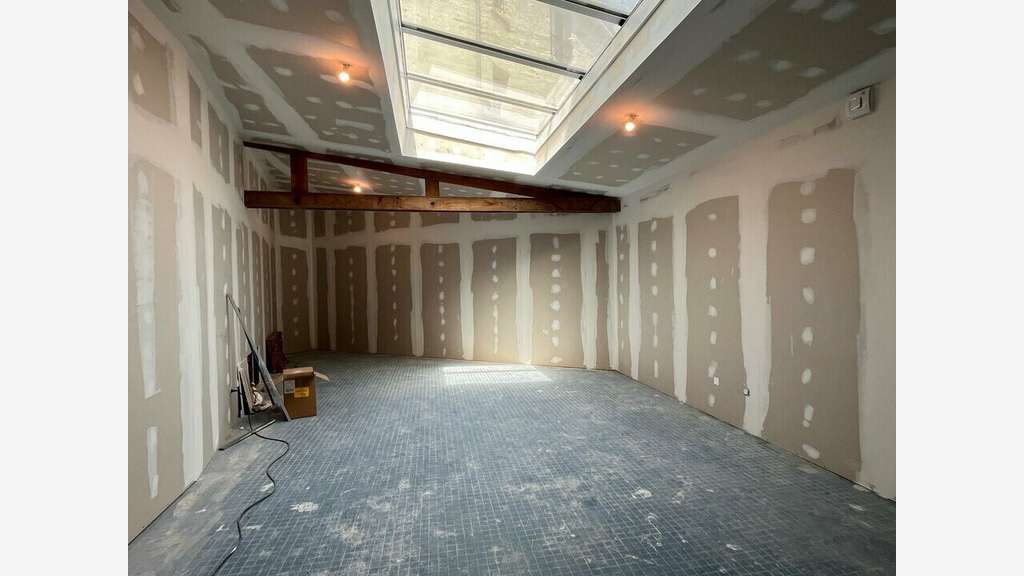 A louer local commercial 125m² à Auray centre