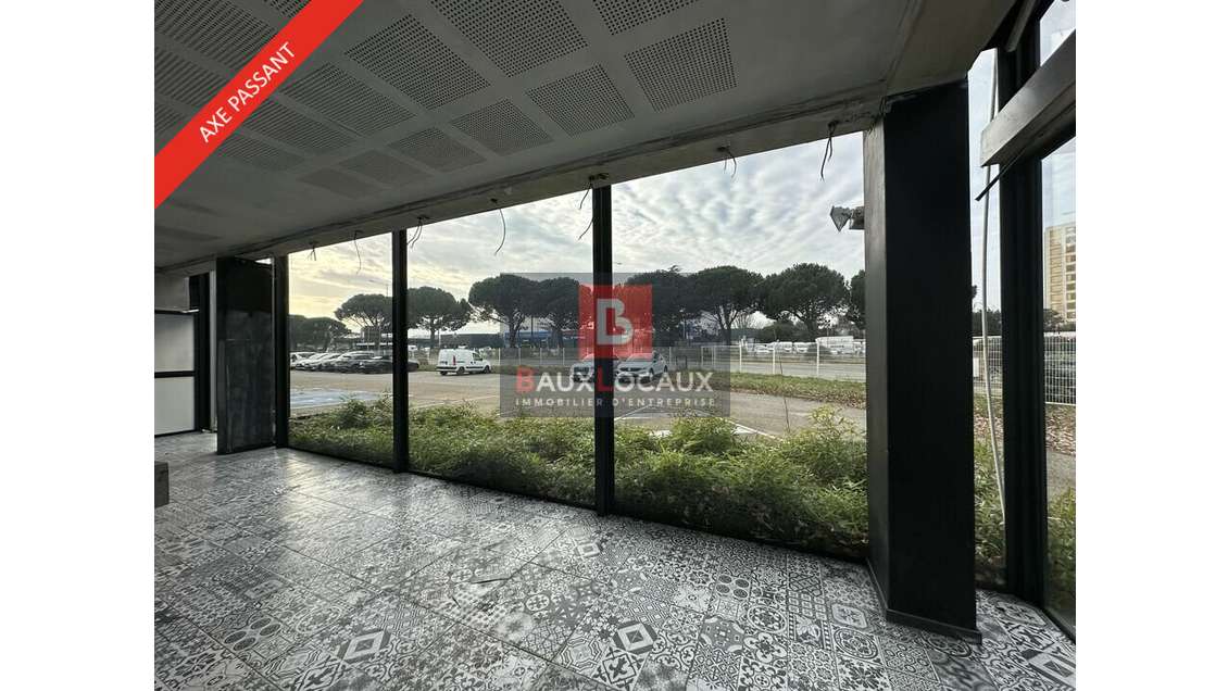 Local commercial 301m² à louer à Avignon 
