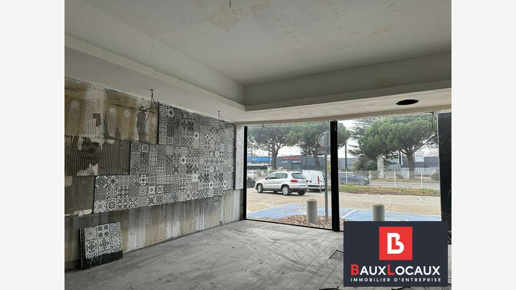 Local commercial 301m² à louer à Avignon