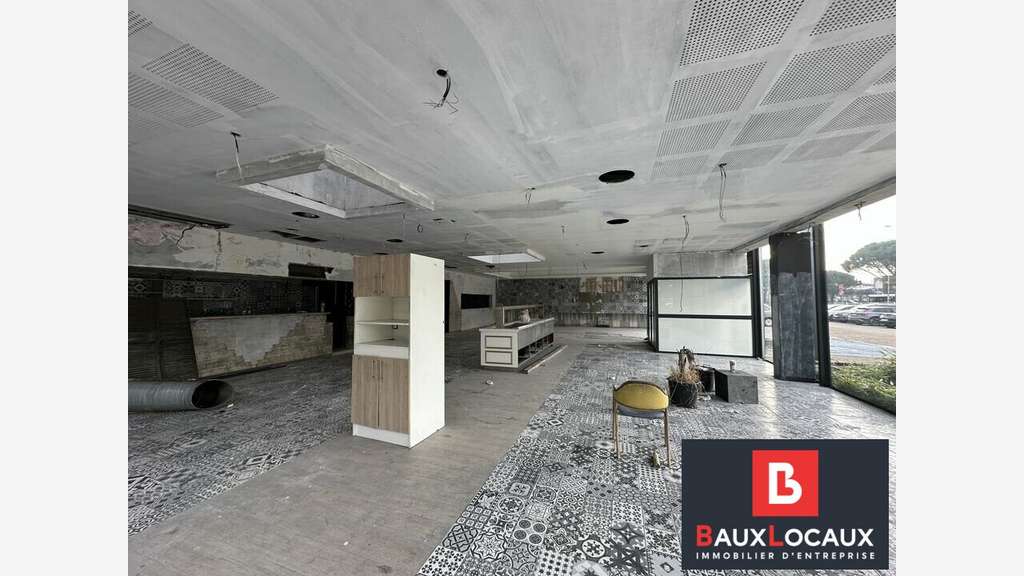 Local commercial 301m² à louer à Avignon