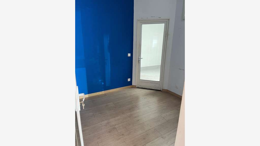 A louer atelier 97m² ZA Courtine à Avignon
