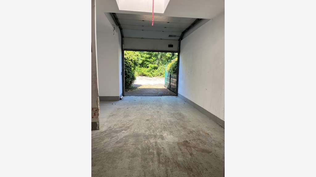 A louer atelier 97m² ZA Courtine à Avignon