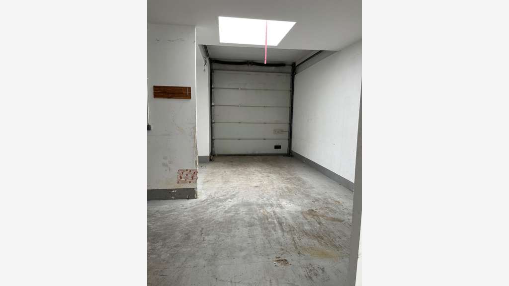 A louer atelier 97m² ZA Courtine à Avignon