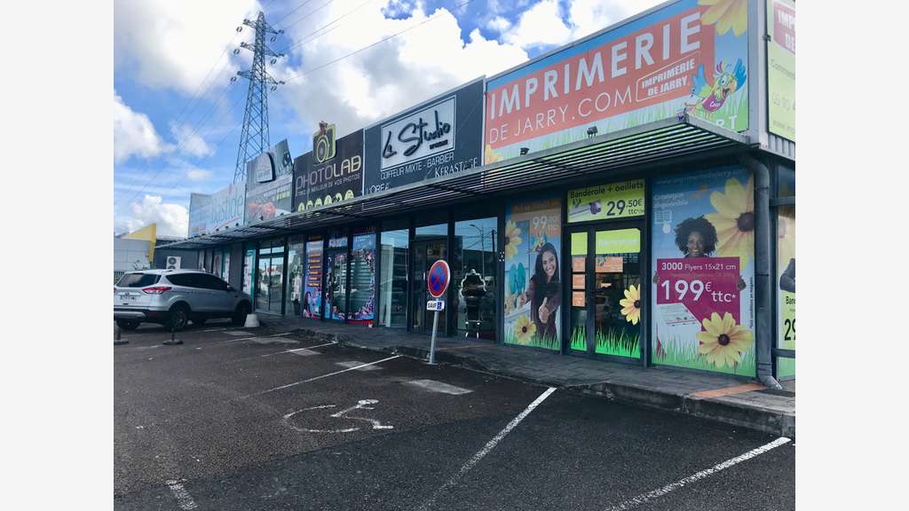 Local commercial bonne visibilité 70m² Jarry