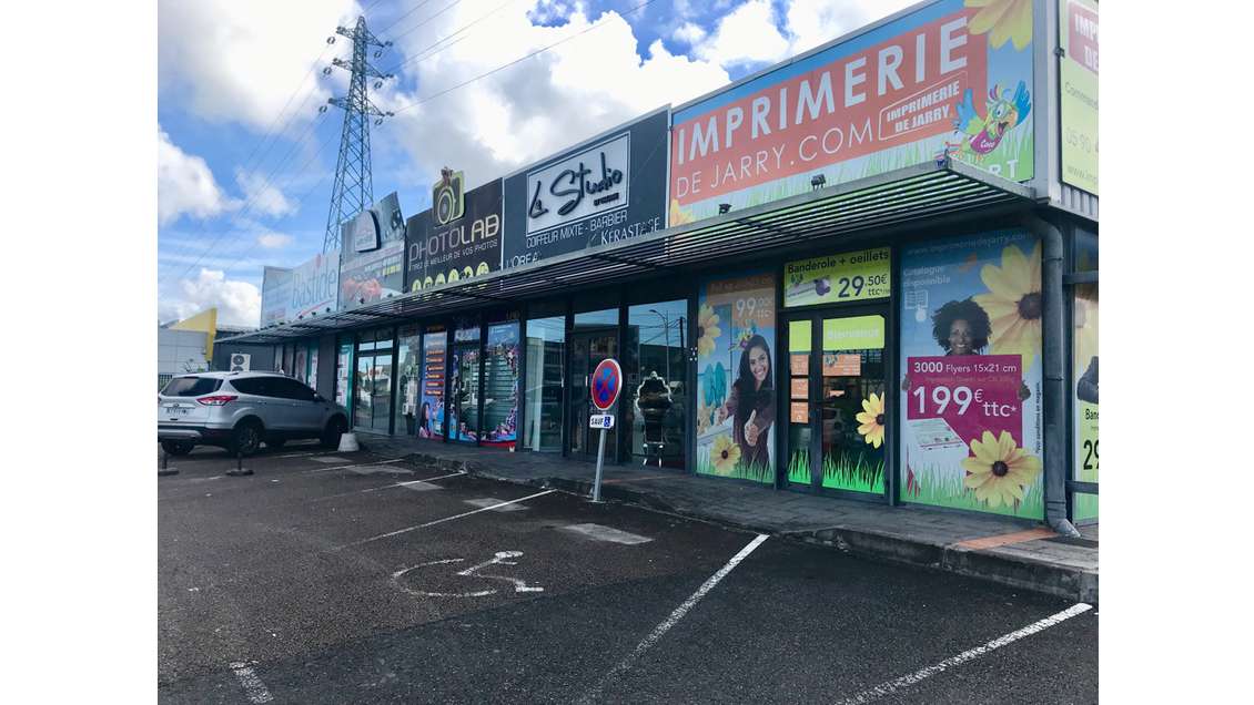Local commercial bonne visibilité 70m² Jarry