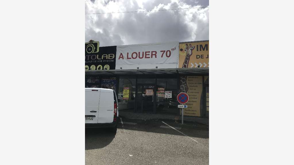 Local commercial bonne visibilité 70m² Jarry