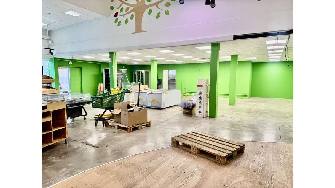 A louer local commercial à Baie-Mahault Jarry