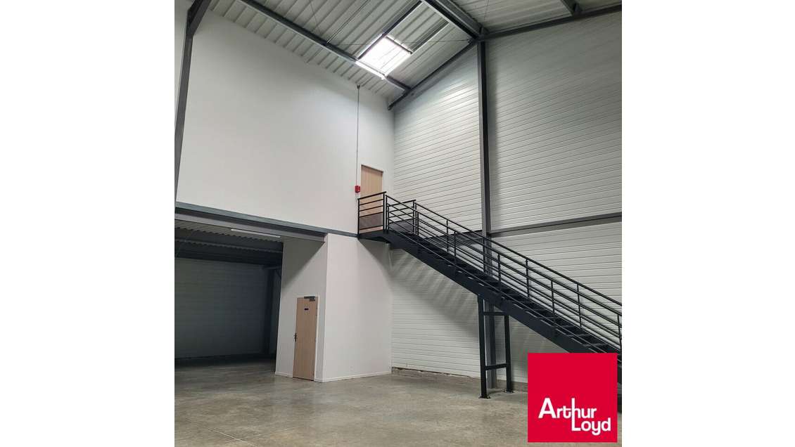 Local 530m² à louer en ZA active à Bayonne A64