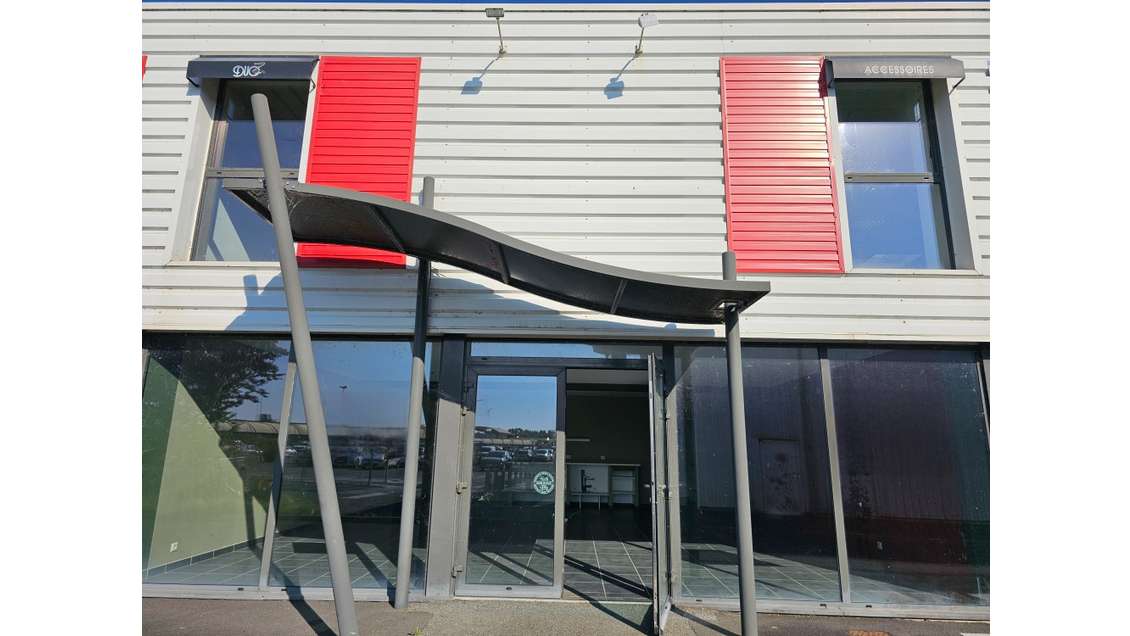 A louer local proche enseignes à Beauvoir-sur-Mer