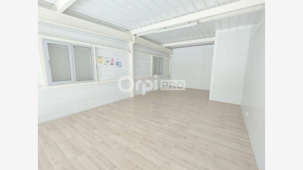 Local commercial de 119m² à louer en zc Betheny