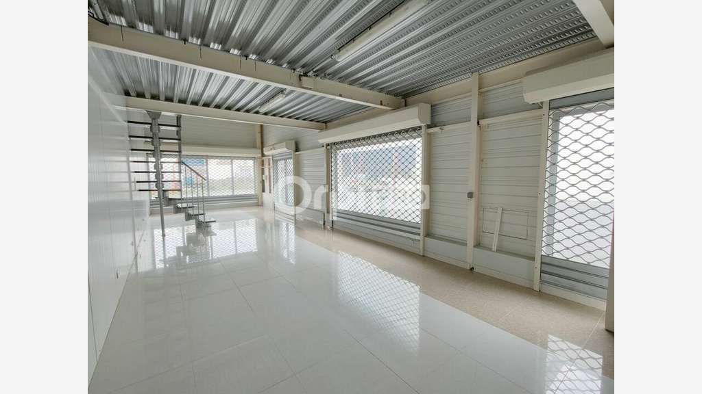 Local commercial de 119m² à louer en zc Betheny