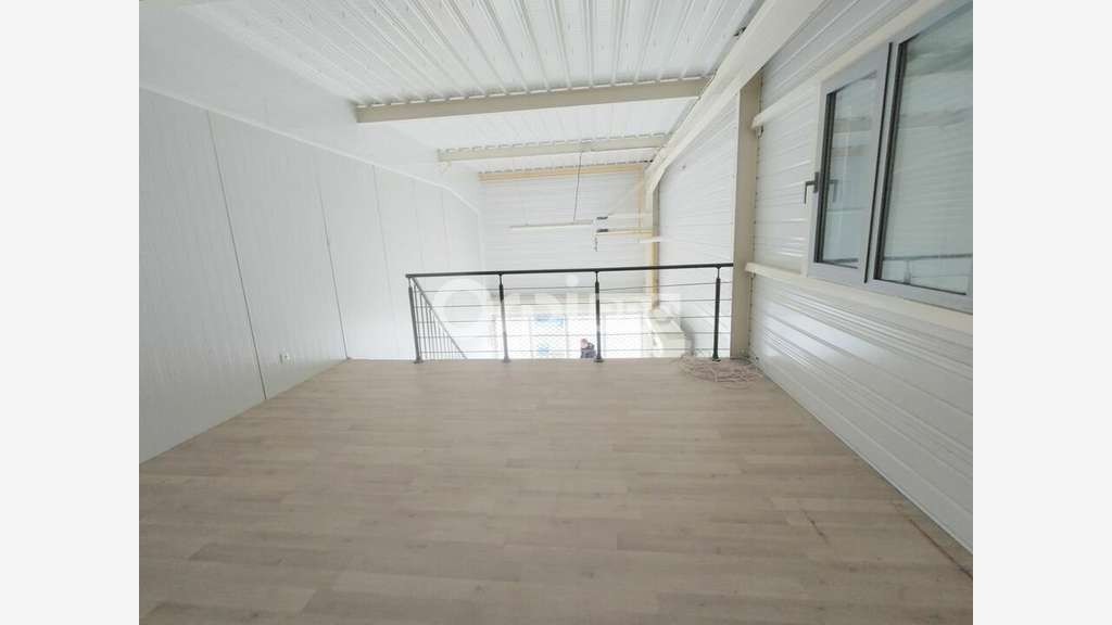Local commercial de 119m² à louer en zc Betheny