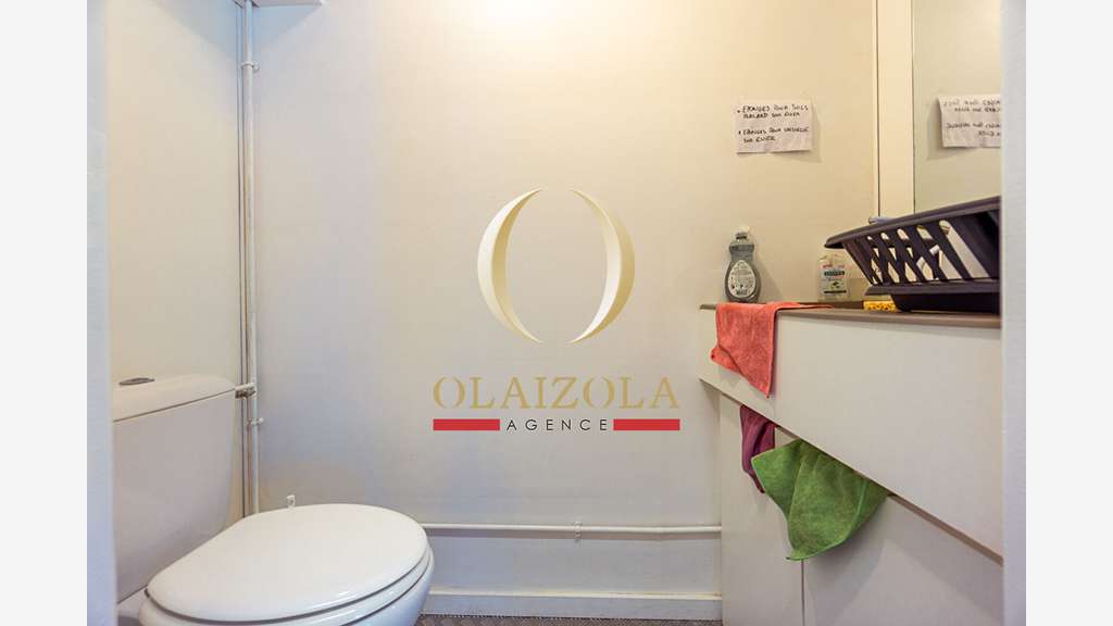 A louer local commercial 2 pièces 63m² à Biarritz