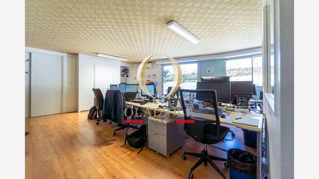 A louer local commercial 2 pièces 63m² à Biarritz