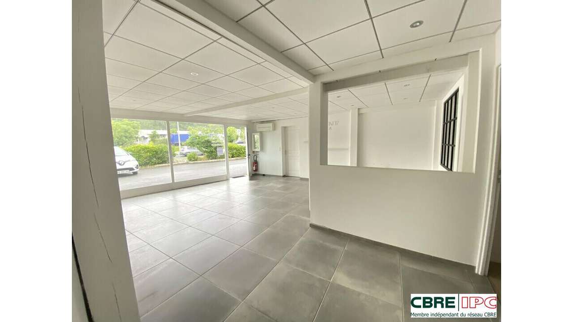 Location local 250m² axe très circulant à Biarritz