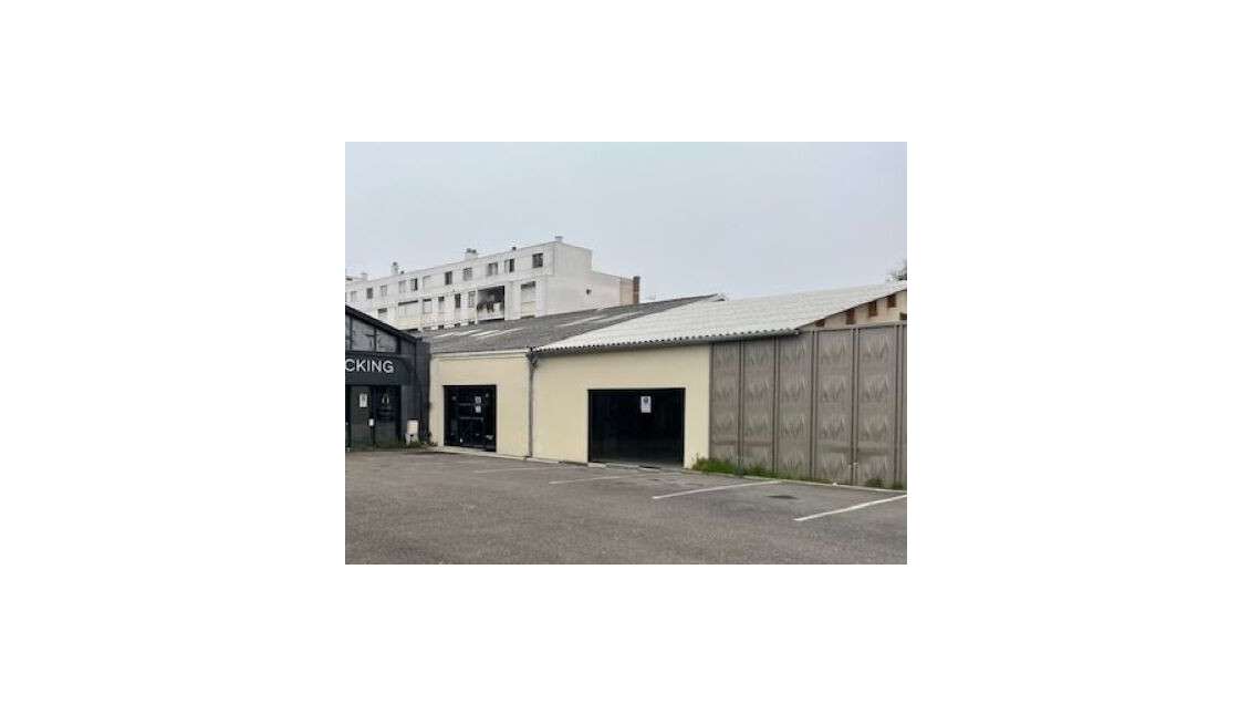Local commercial 150m² à louer Bordeaux Caudéran 