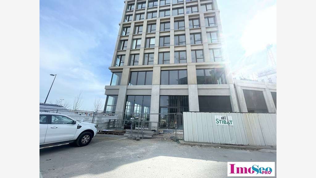 Local commercial neuf de 160m² à louer à Bordeaux