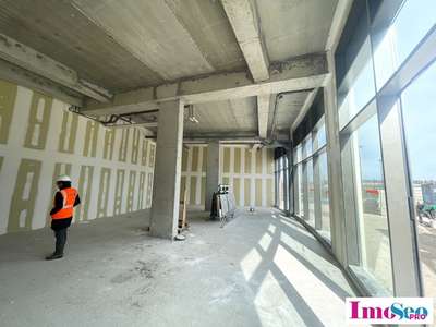 Local commercial neuf de 160m² à louer à Bordeaux