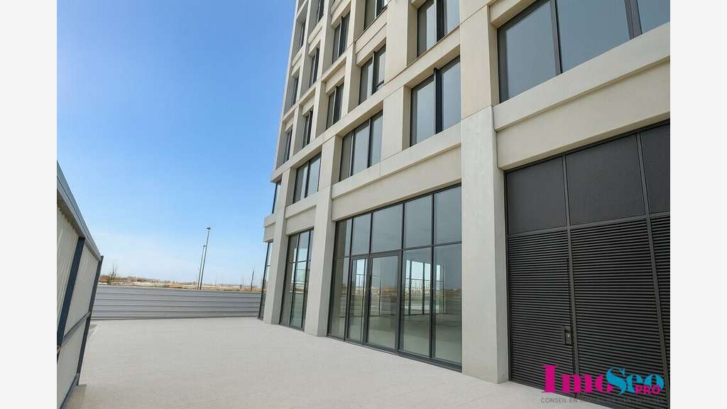 Local commercial neuf 393m² à louer à Bordeaux