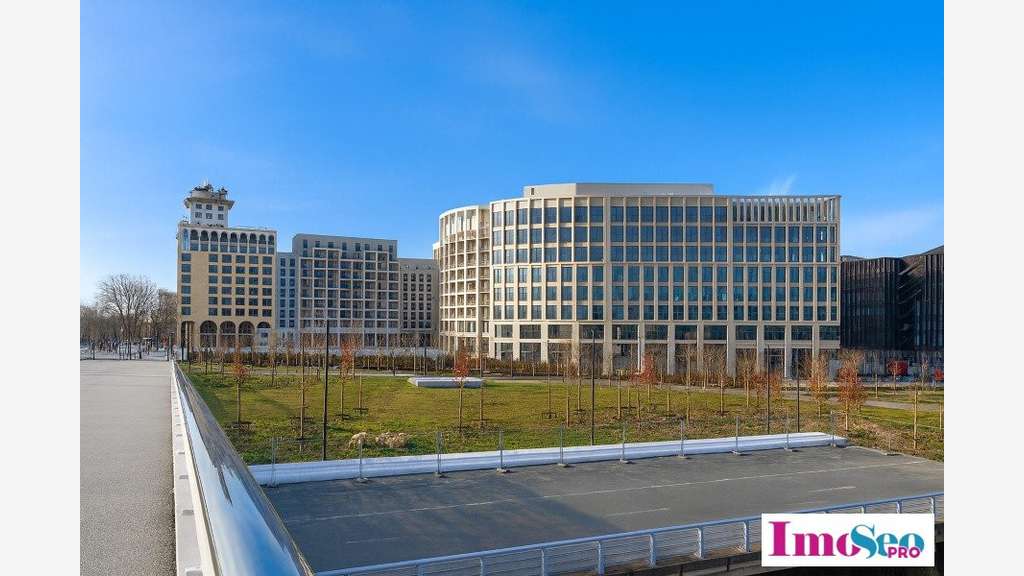 Local neuf 180m² à louer empl stratégique Bordeaux