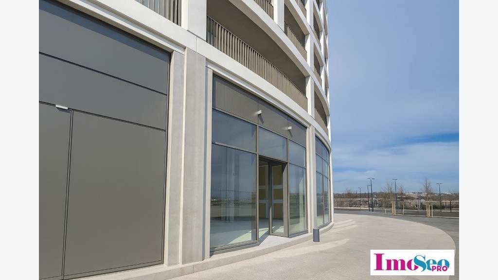 Local neuf 180m² à louer empl stratégique Bordeaux