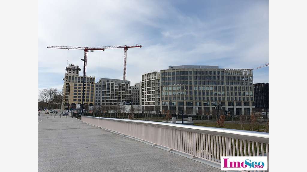 Local commercial neuf 132m² à louer à Bordeaux