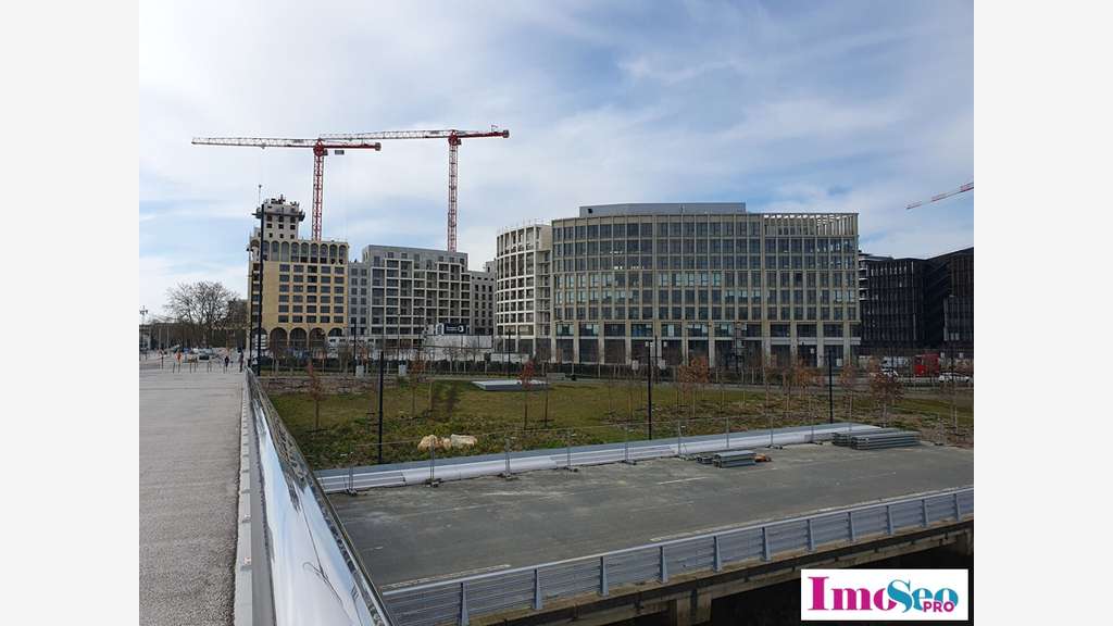Local commercial neuf 132m² à louer à Bordeaux