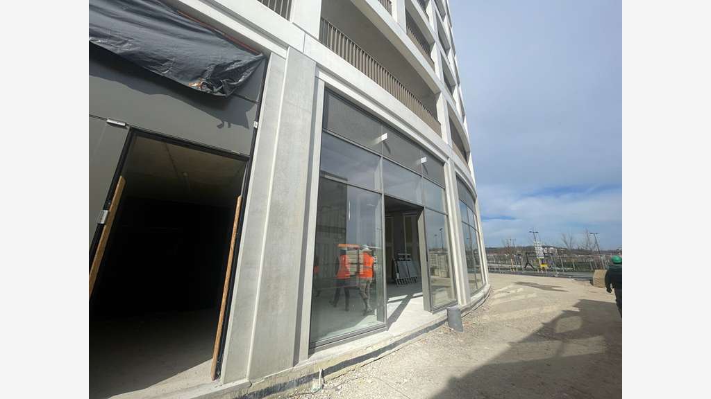 Local 321m² à louer à Bordeaux Quai de Brienne