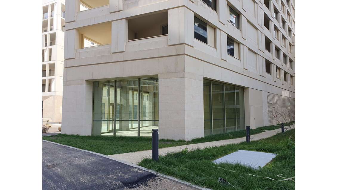 Local 321m² à louer à Bordeaux Quai de Brienne