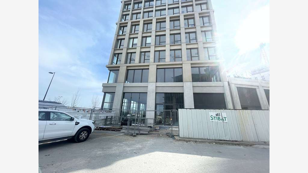 Local 537m² à louer à Bordeaux Quai de Brienne