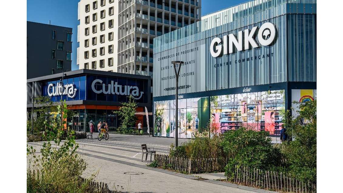 Local commercial 300m² à louer à Bordeaux Lac