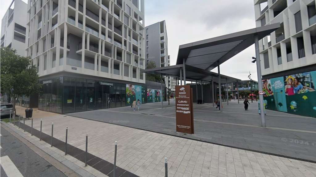 Local commercial neuf 70m² à louer à Bordeaux Lac