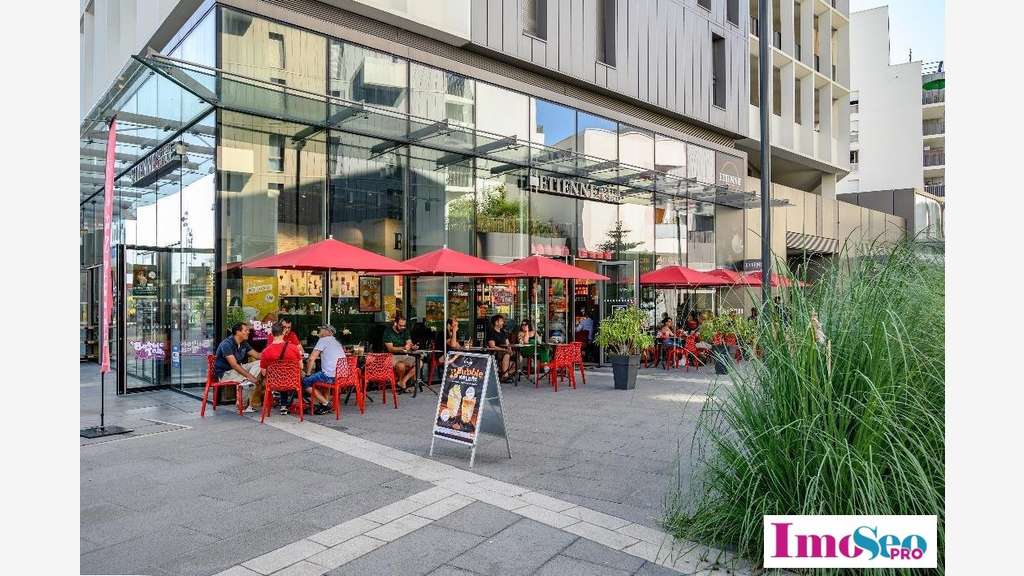 Local commercial neuf 917m² à louer à Bordeaux Lac