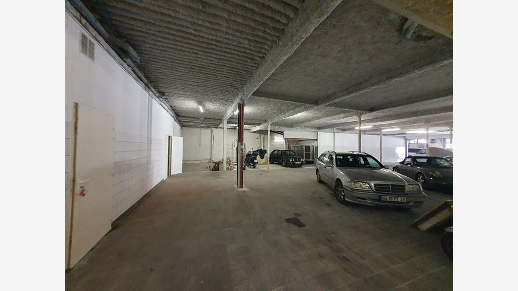 Local 360m² à louer à Bordeaux barrière Judaïque