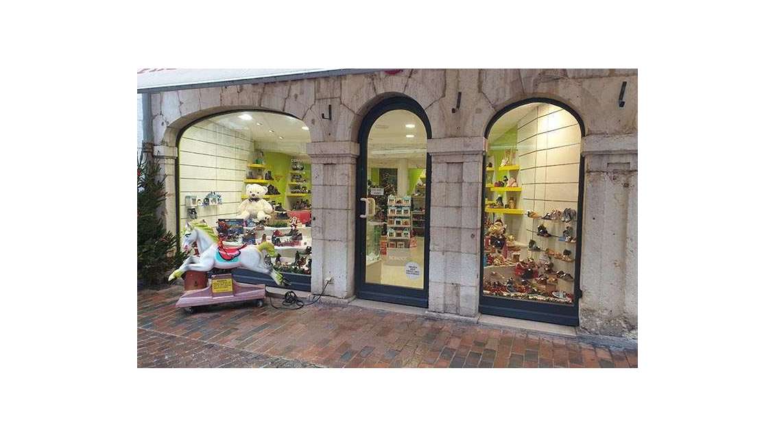 Boutique empl N°1 rue piétonne Bourg-en-Bresse