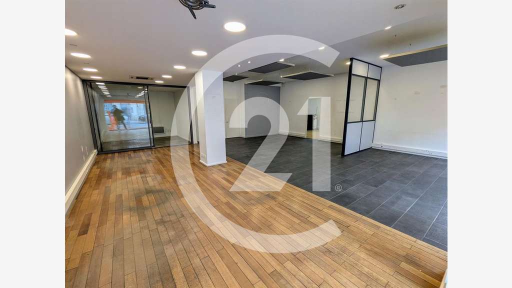 A louer local 250m² à Bourg les Valence centre