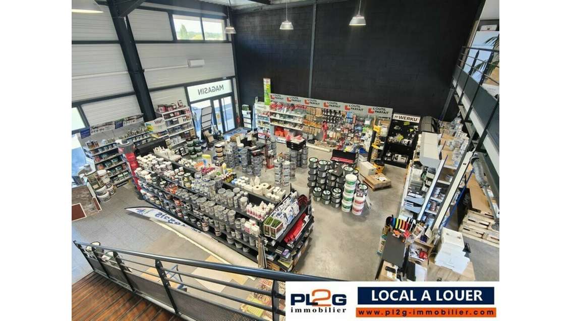 Local de 221m² à louer zone commerciale Brignoles