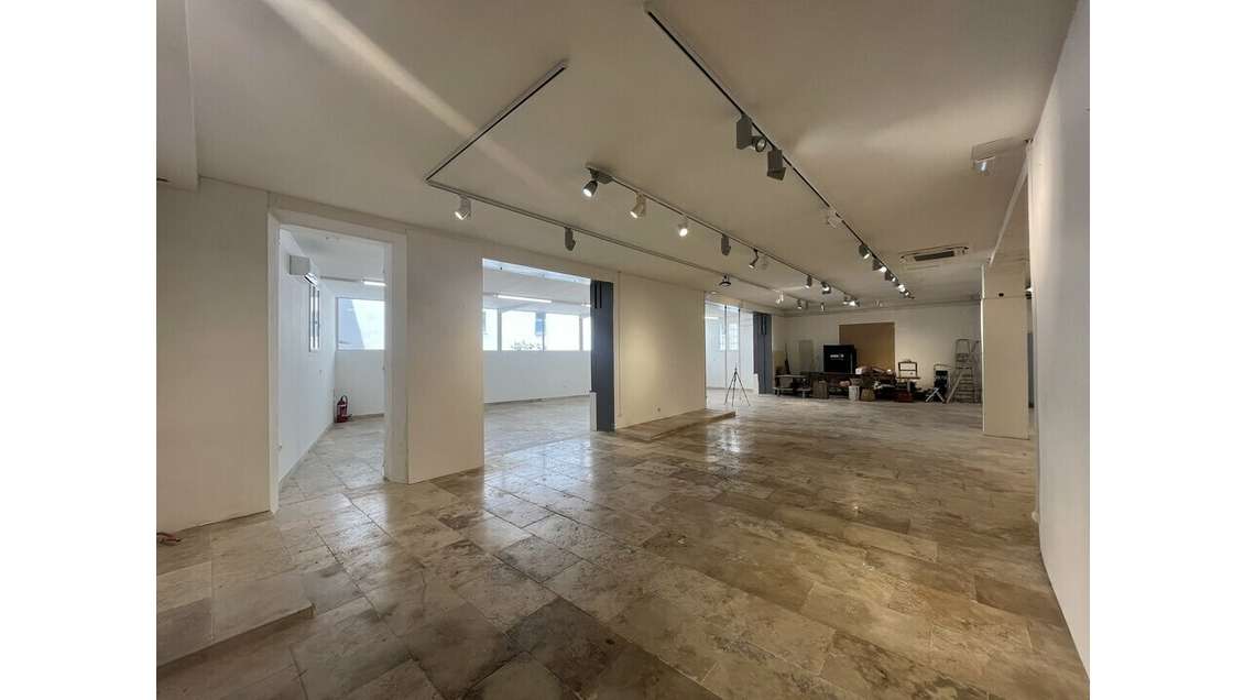 Local commercial 450m² à louer à Carpentras centre