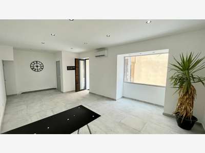 Local professionnel de 30m² à louer à Carpentras