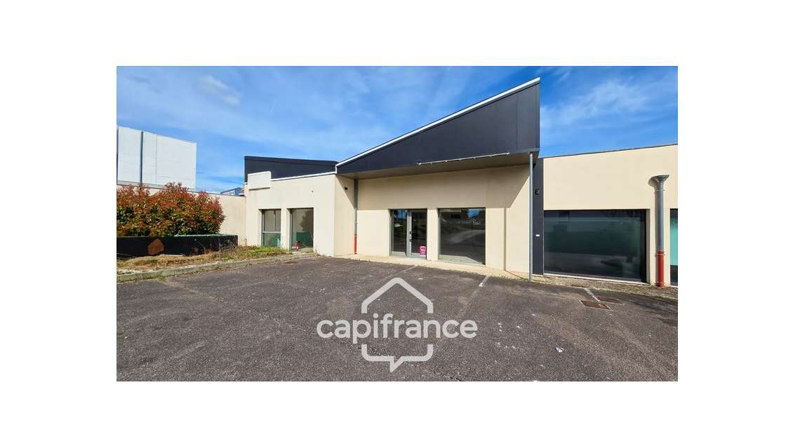 Cellule commerciale 140m² à louer proche de Chalon