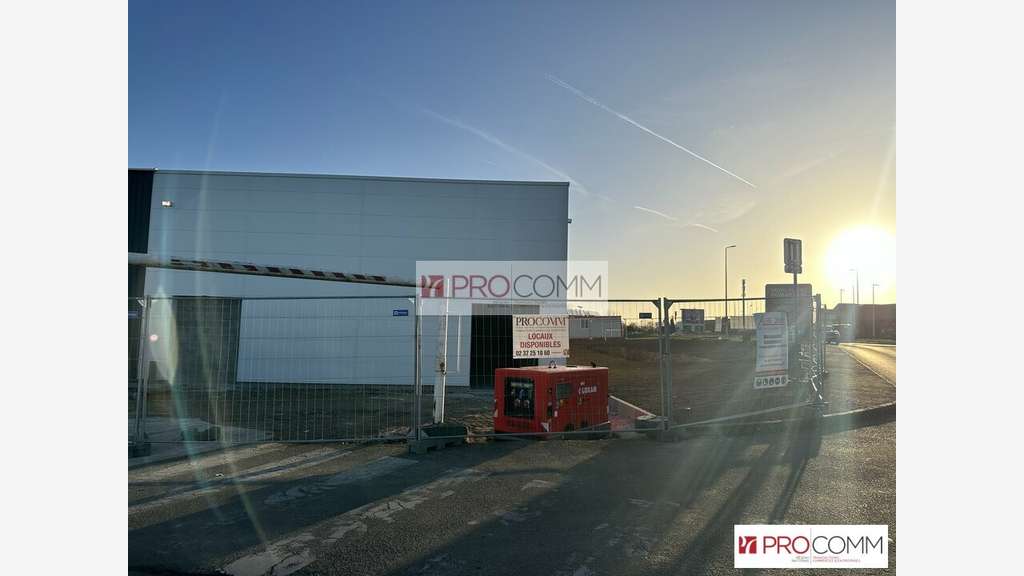 Local commercial à louer en retail park à Dreux